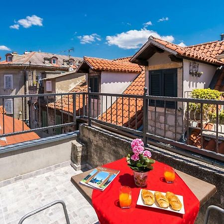 Rooftop City View Apartment In The Palace Walls Σπλιτ Εξωτερικό φωτογραφία