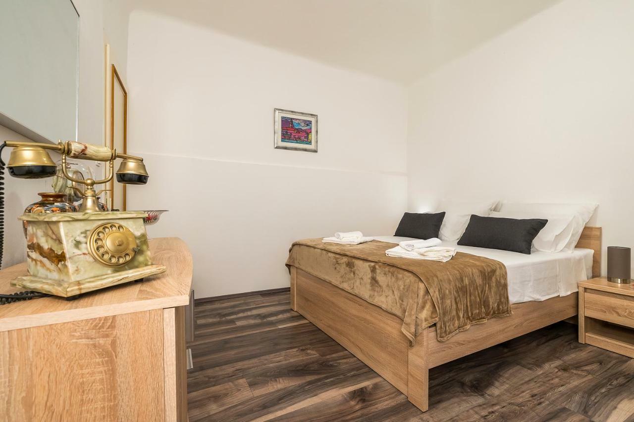 Rooftop City View Apartment In The Palace Walls Σπλιτ Εξωτερικό φωτογραφία