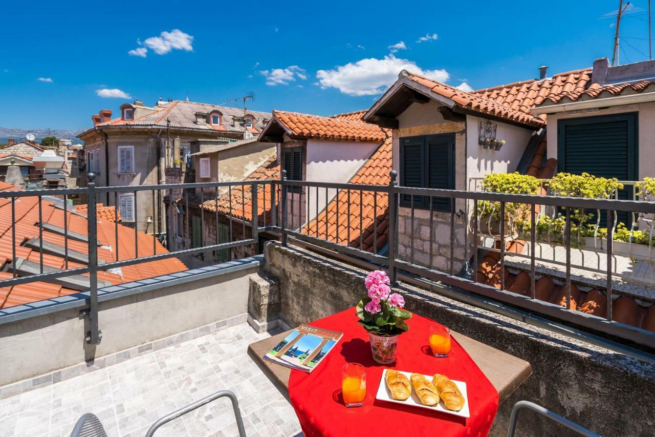 Rooftop City View Apartment In The Palace Walls Σπλιτ Εξωτερικό φωτογραφία